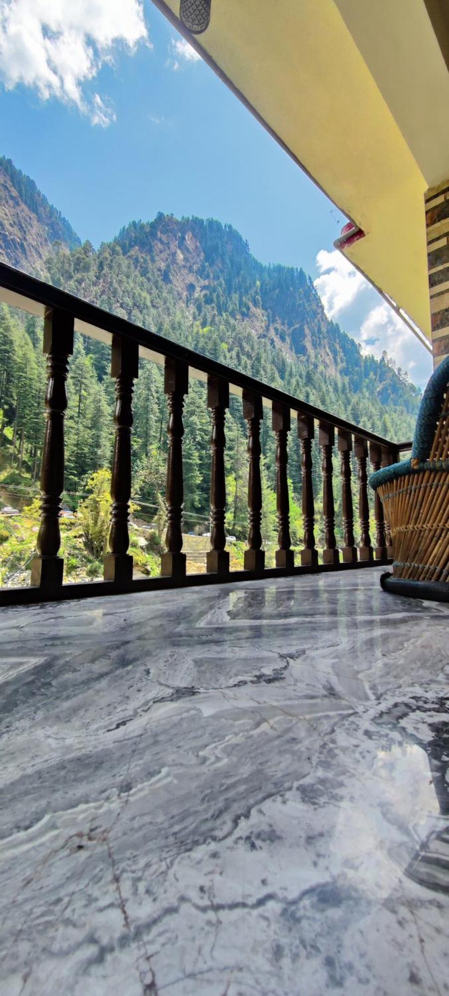 Flipsyde Retreat Hotel Kasol Bagian luar foto