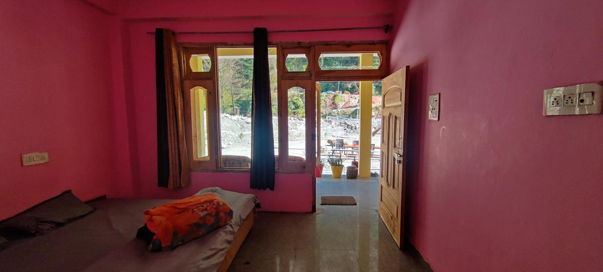Flipsyde Retreat Hotel Kasol Bagian luar foto