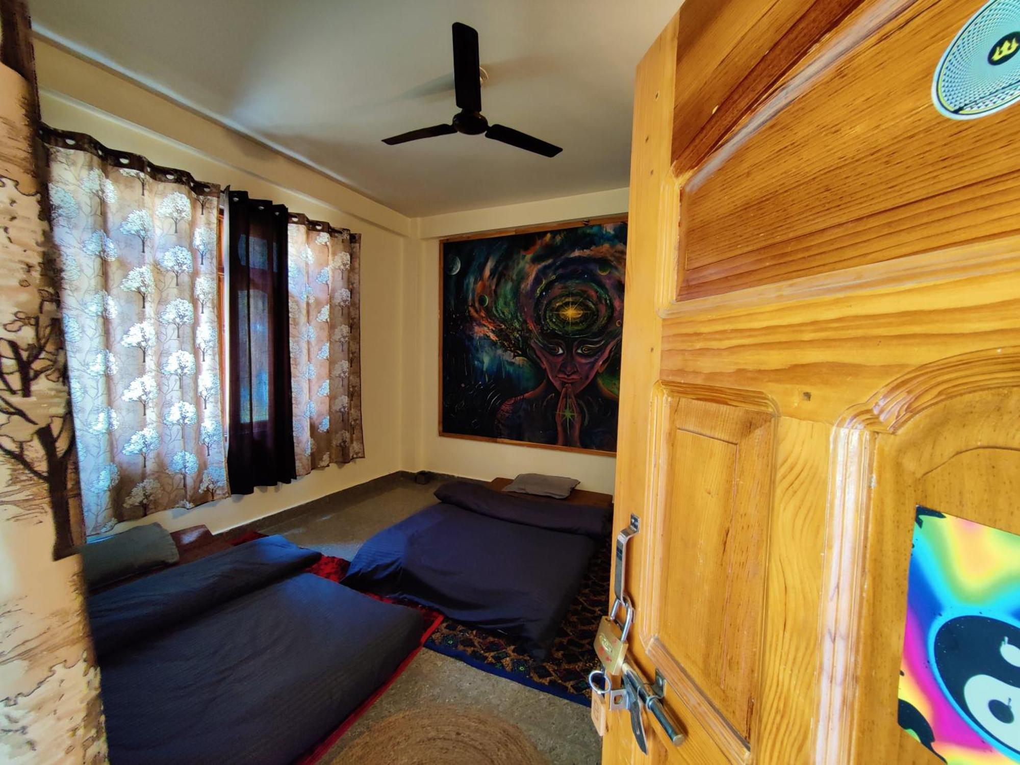 Flipsyde Retreat Hotel Kasol Bagian luar foto