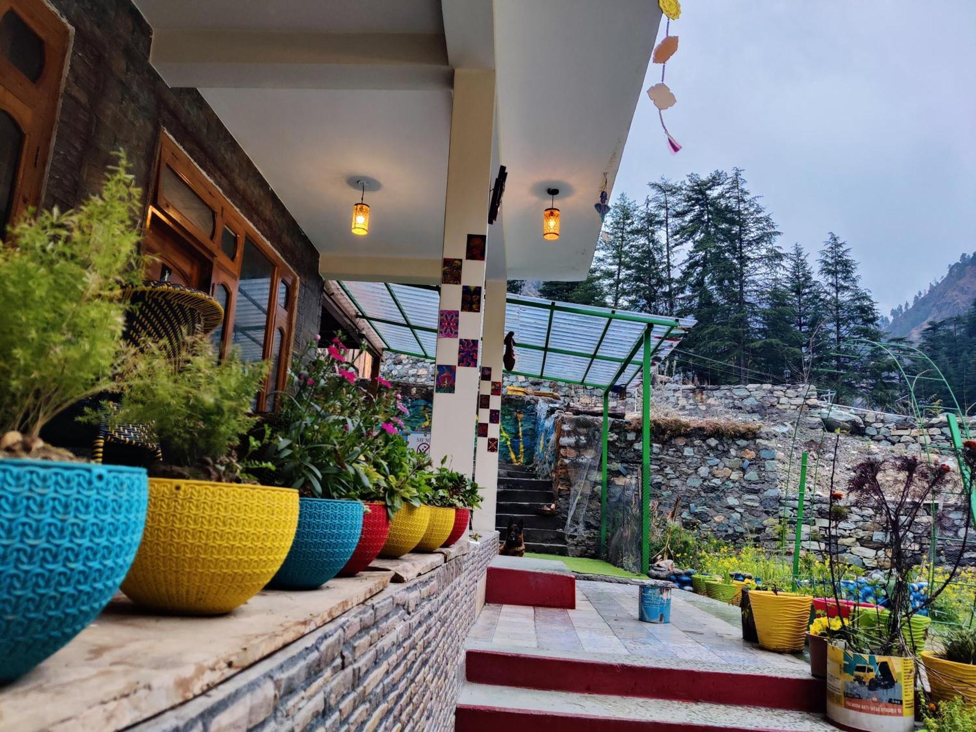 Flipsyde Retreat Hotel Kasol Bagian luar foto