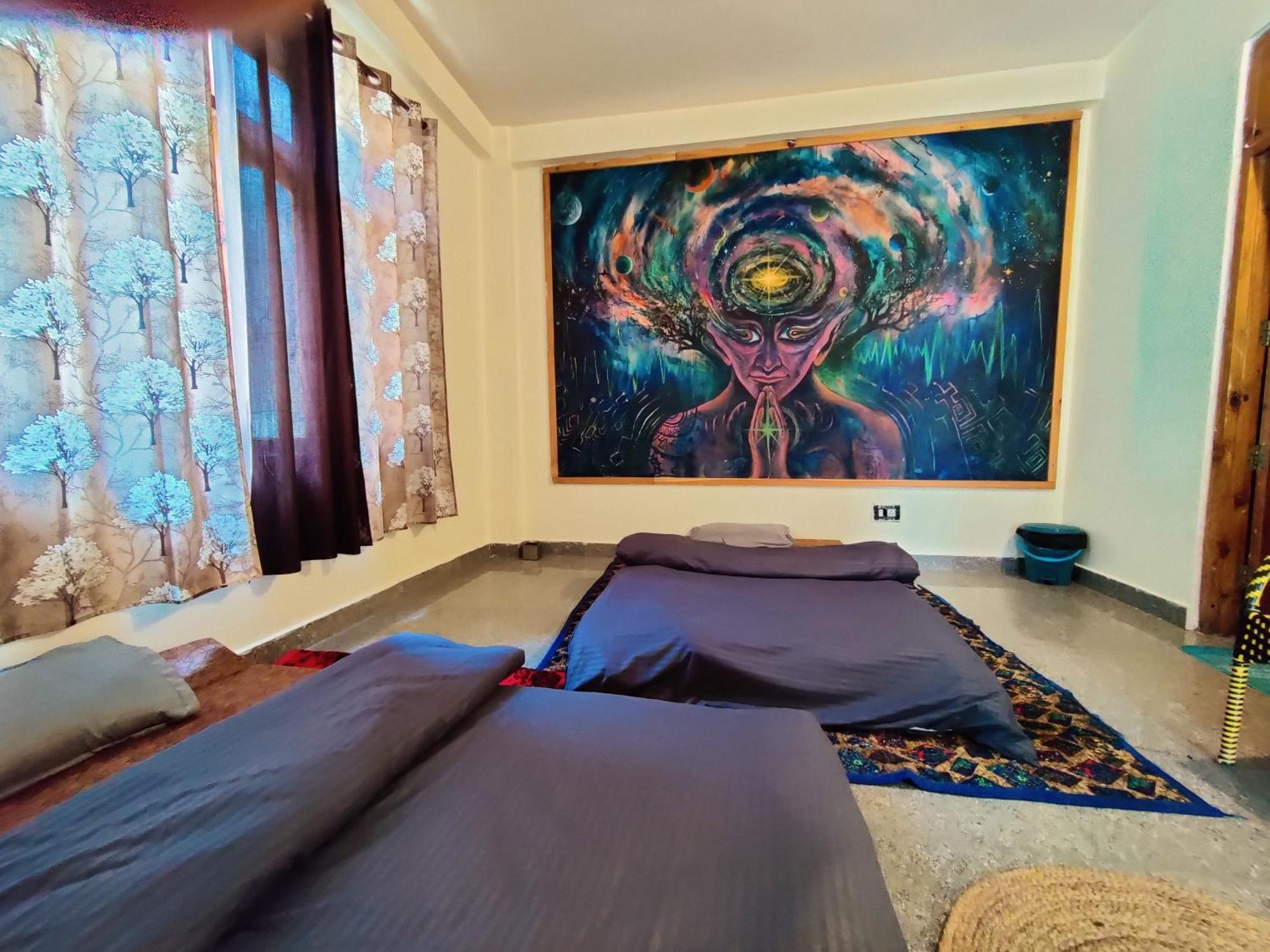 Flipsyde Retreat Hotel Kasol Bagian luar foto