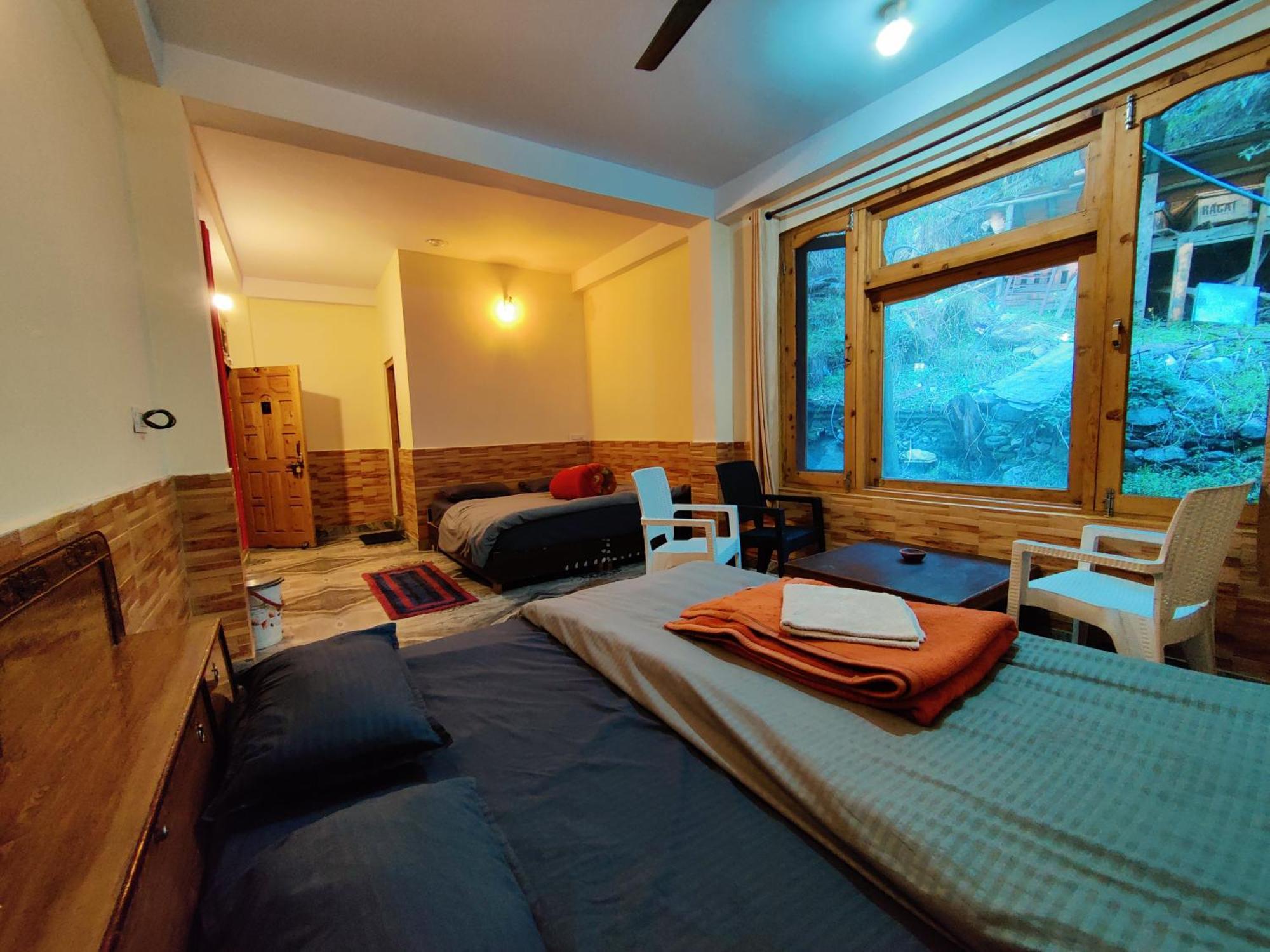 Flipsyde Retreat Hotel Kasol Bagian luar foto