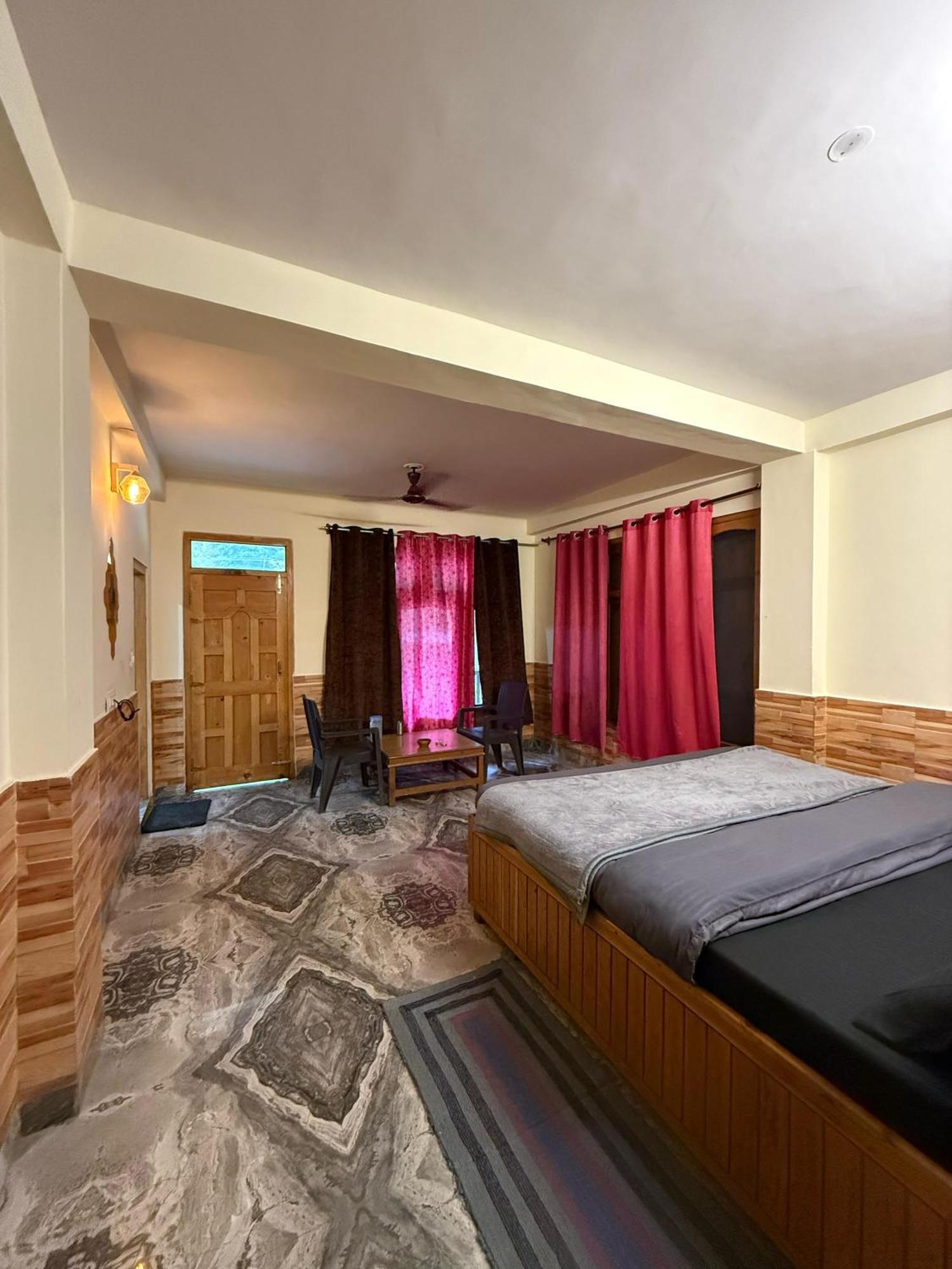 Flipsyde Retreat Hotel Kasol Bagian luar foto