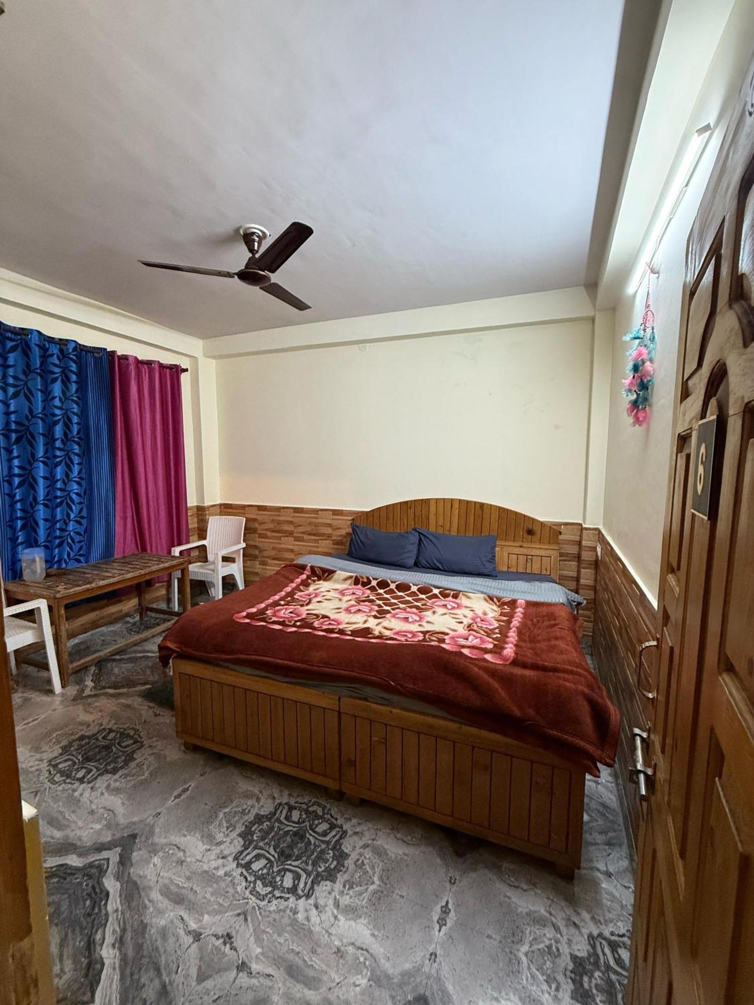 Flipsyde Retreat Hotel Kasol Bagian luar foto